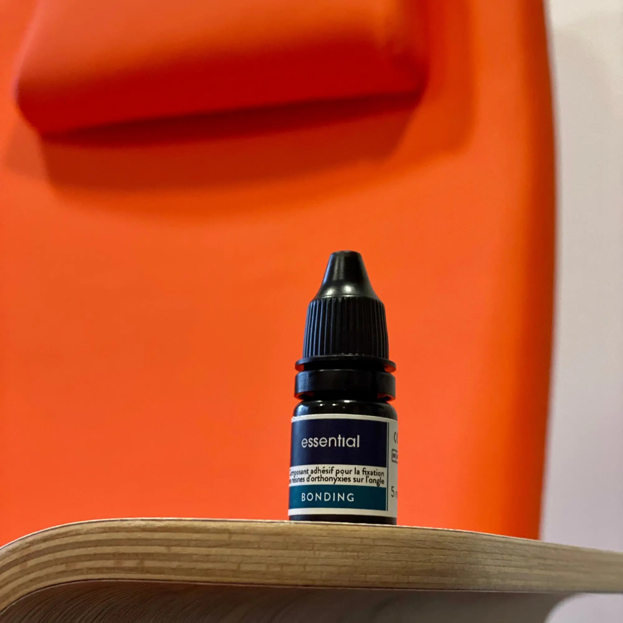 Bonding - Adhesive component for fixing orthonyxia resins on the nail - 5ml